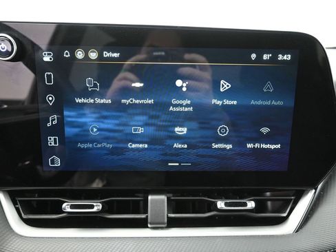 Used 2025 Chevrolet Equinox LT image 4