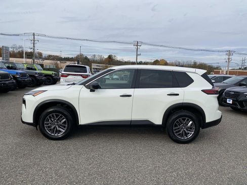 Used 2024 Nissan Rogue S image 7