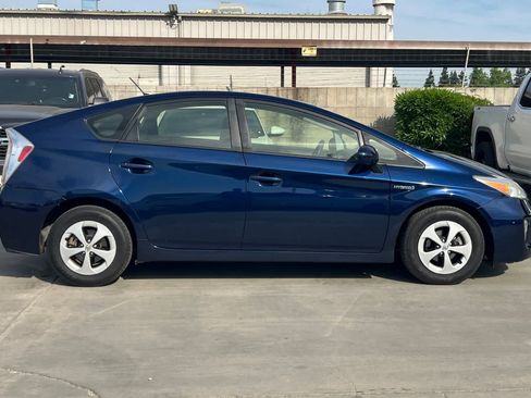 Used 2013 Toyota Prius Two FWD image 9