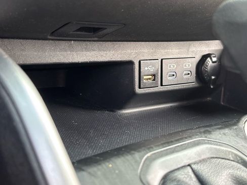 Used 2022 Toyota Highlander L image 23