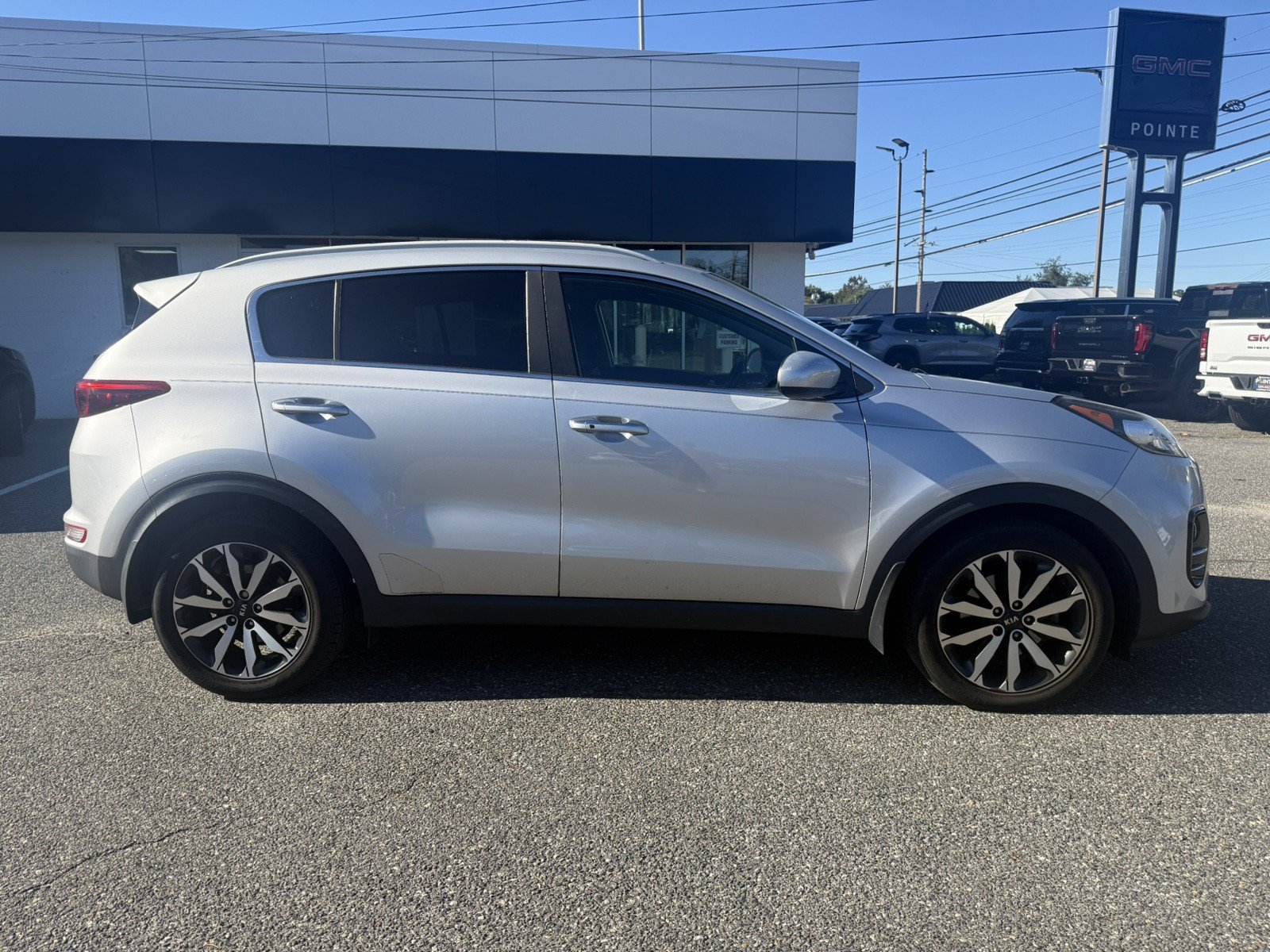 Used 2017 Kia Sportage EX FWD image 2