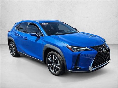 Used 2022 Lexus UX 200 FWD image 3