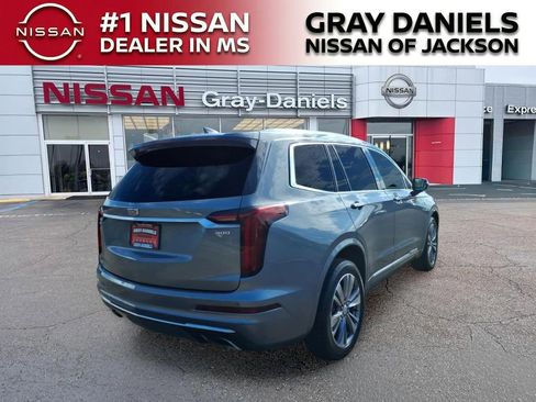 Used 2021 Cadillac XT6 Premium Luxury AWD/4WD image 7