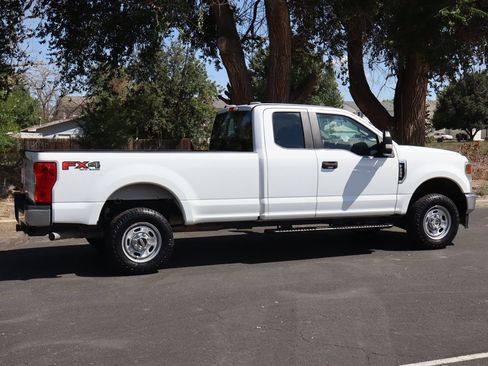 Used 2022 Ford F250 XL w/ Power Equipment Group AWD/4WD image 4