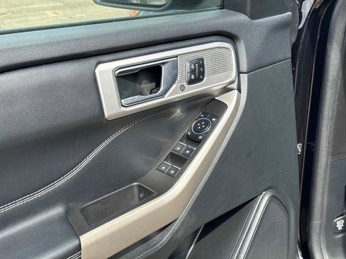 Used 2023 Ford Explorer Limited w/ Equipment Group 301A image 18