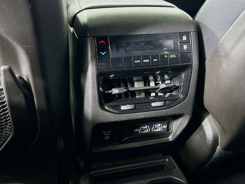 Used 2023 Jeep Grand Cherokee L Laredo AWD/4WD image 30