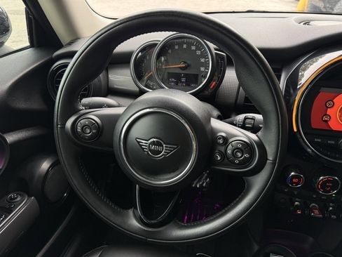 Used 2020 MINI Cooper 2-Door Hardtop FWD image 22