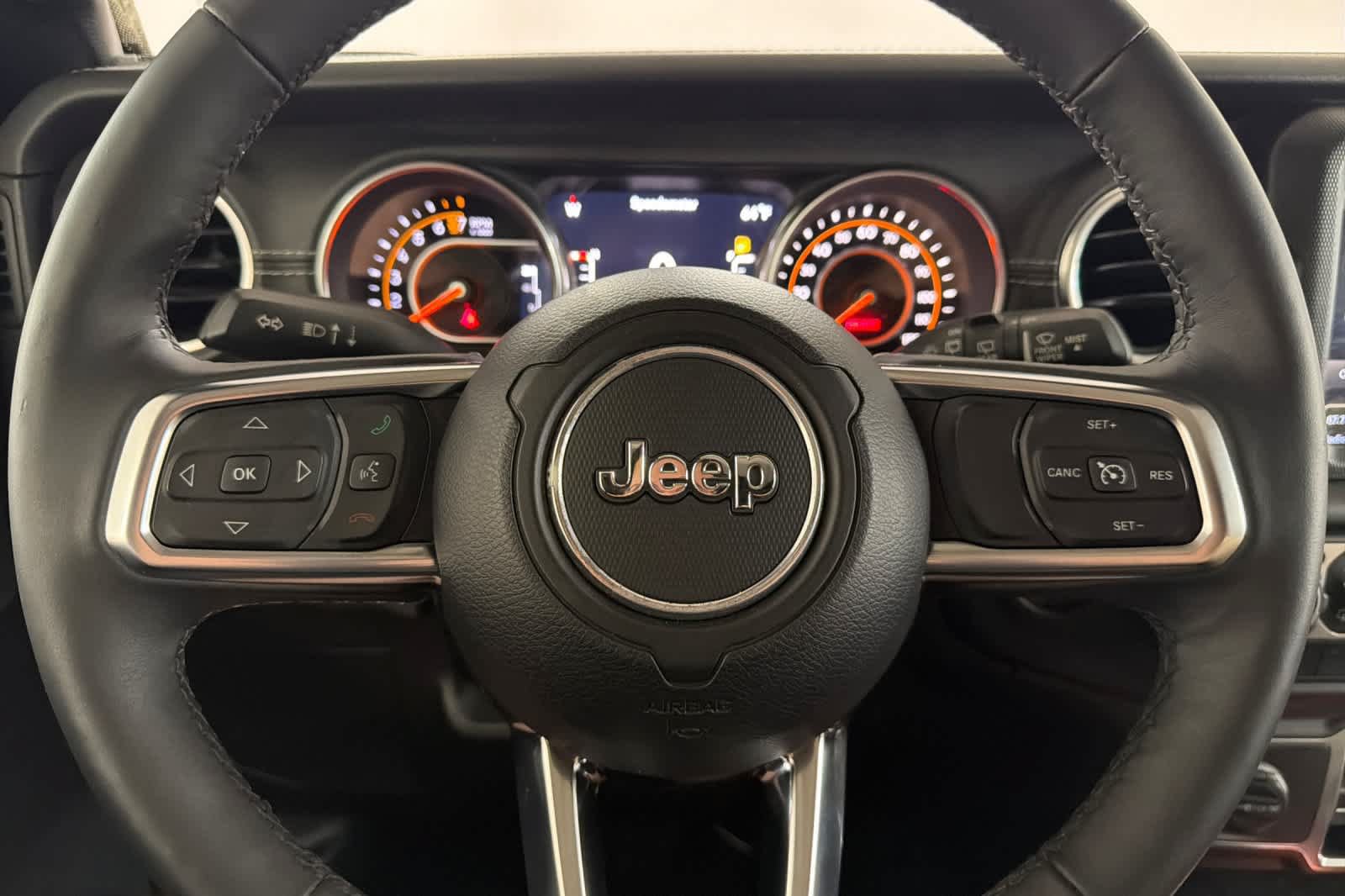 Used 2018 Jeep Wrangler Unlimited Sahara AWD/4WD image 24