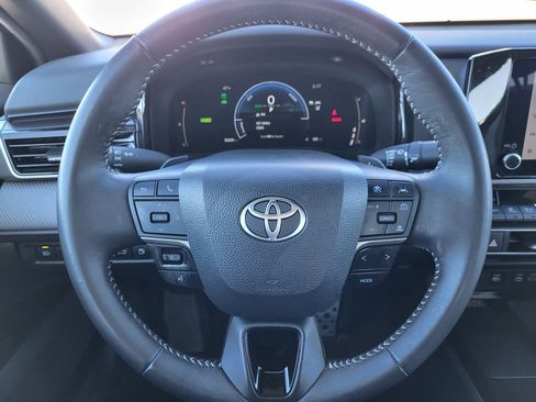 Certified 2025 Toyota Camry SE image 9