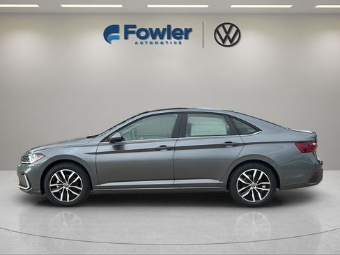 New 2026 Volkswagen Jetta SE FWD image 4