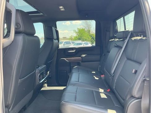 Used 2023 Chevrolet Silverado 2500 High Country w/ LPO, Hitch Package AWD/4WD image 9