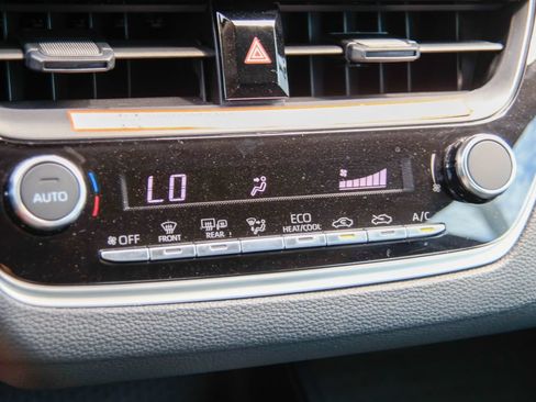 Used 2026 Toyota Corolla LE FWD image 15