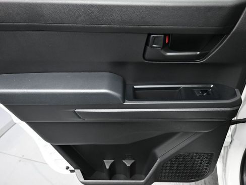 Used 2025 Toyota Tacoma SR image 30