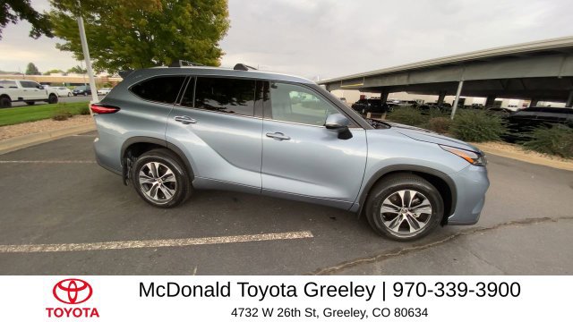 Used 2022 Toyota Highlander XLE AWD/4WD image 8
