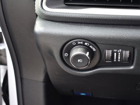 New 2026 Chrysler Pacifica Select image 16