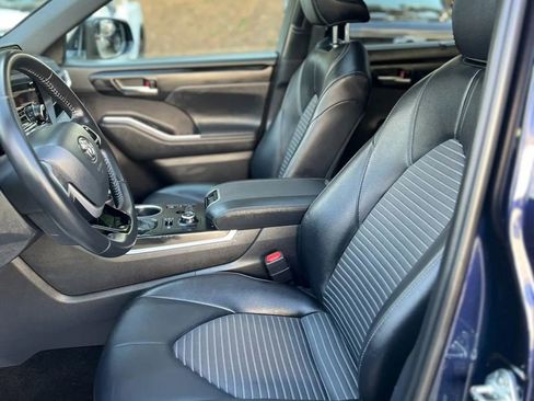 Used 2025 Toyota Highlander XSE image 15
