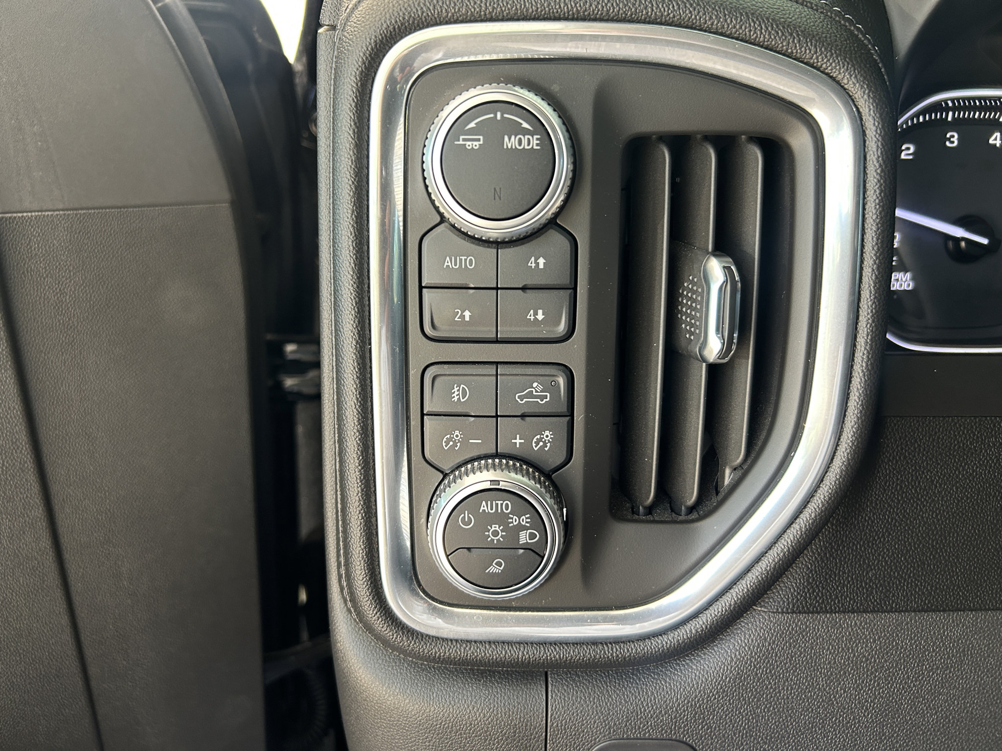 Used 2020 GMC Sierra 1500 SLT w/ SLT Premium Plus Package AWD/4WD image 26