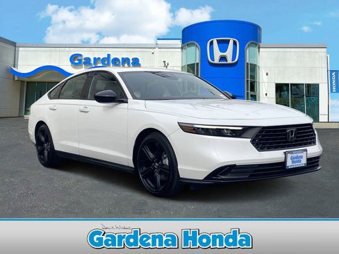 Used 2025 Honda Accord Sport image 1