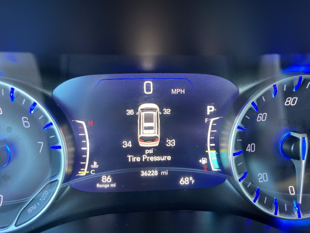 Used 2024 Chrysler Pacifica Limited FWD image 16