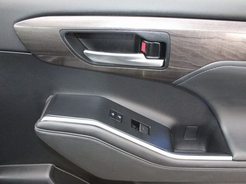 Certified 2022 Toyota Highlander Limited image 45