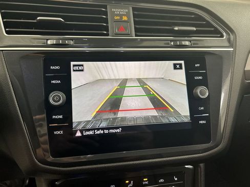 Certified 2023 Volkswagen Tiguan SE R-Line image 15