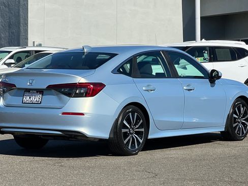 Used 2022 Honda Civic EX image 2