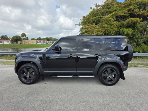 Used 2020 Land Rover Defender 110 S AWD/4WD image 7