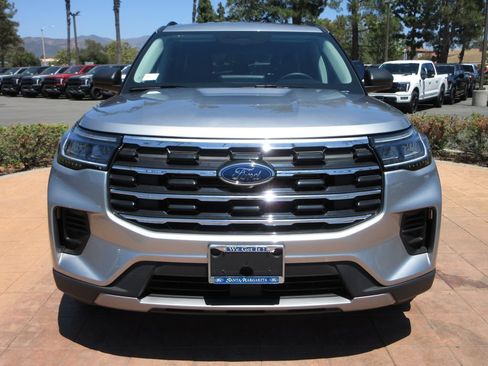 Certified 2025 Ford Explorer Active RWD image 7