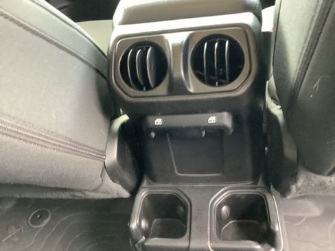 Used 2020 Jeep Gladiator Sport w/ Quick Order Package 24S AWD/4WD image 16