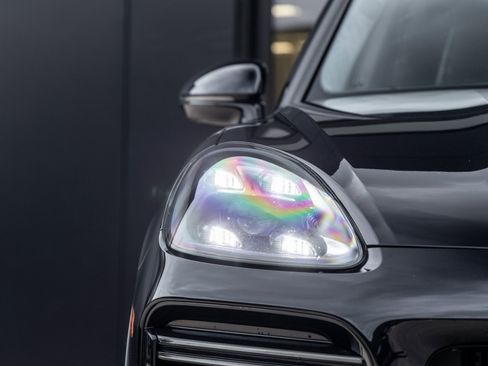 Certified 2022 Porsche Cayenne Turbo S image 18