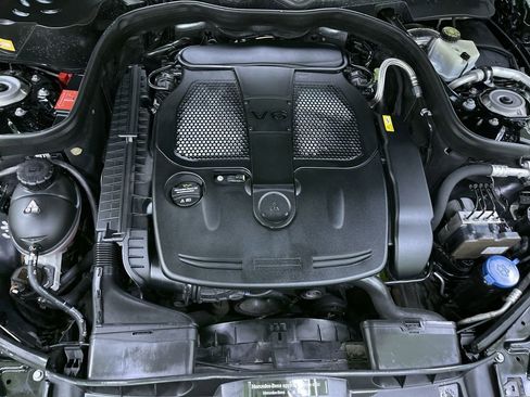 Used 2016 Mercedes-Benz E 350 4MATIC Sedan w/ Premium Package image 28