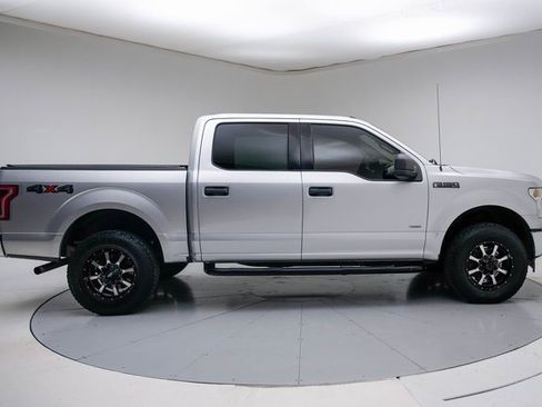 Used 2017 Ford F150 XLT image 8