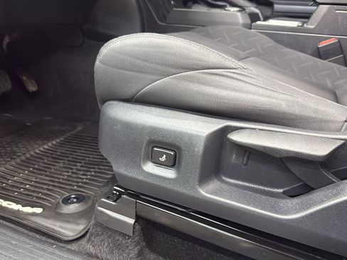 Used 2024 Toyota Tacoma TRD Sport image 11