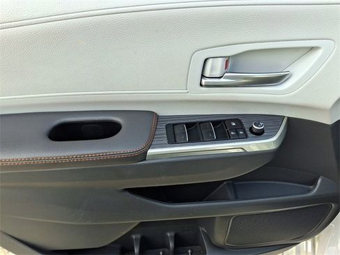 Used 2023 Toyota Sienna XSE w/ XSE Plus Package image 13