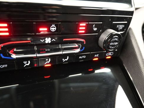 Used 2021 Jeep Grand Cherokee L Laredo w/ Luxury Tech Group I image 27