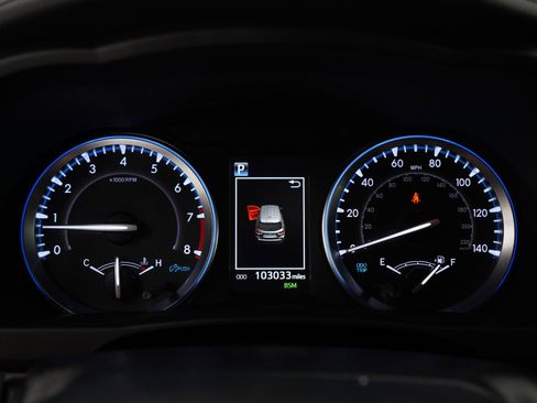 Used 2019 Toyota Highlander XLE AWD/4WD image 30