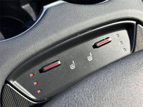 Certified 2024 Toyota Venza XLE image 22