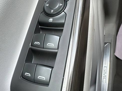 Certified 2019 GMC Acadia SLT AWD/4WD image 11
