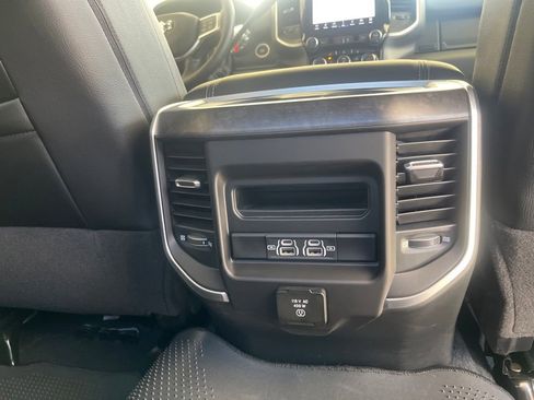 New 2022 RAM 2500 Big Horn w/ Level C Equiment Group image 27