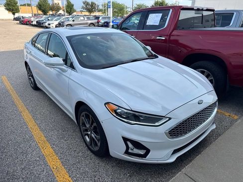 Used 2020 Ford Fusion Titanium FWD image 3