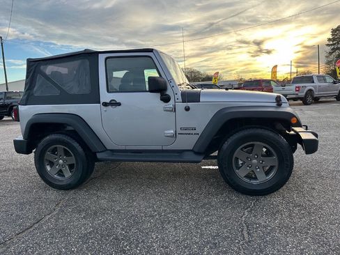 Used 2013 Jeep Wrangler Sport image 13