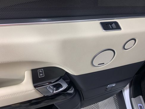 Used 2016 Land Rover Range Rover Long Wheelbase Supercharged image 31