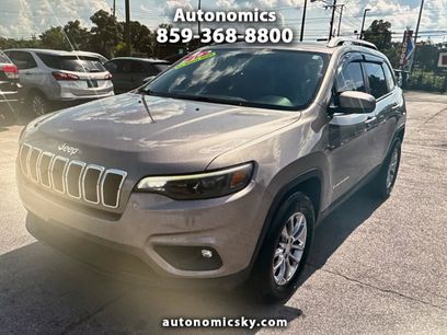 Used 2019 Jeep Cherokee Latitude Plus w/ Comfort/Convenience Group