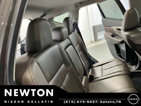 Used 2017 Nissan Murano Platinum w/ Platinum Technology Package FWD image 17