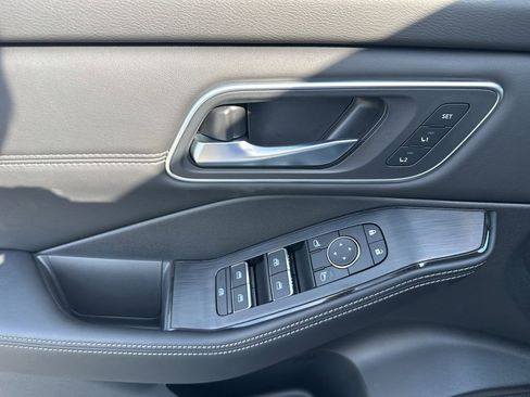 New 2026 Nissan Rogue Platinum AWD/4WD image 11