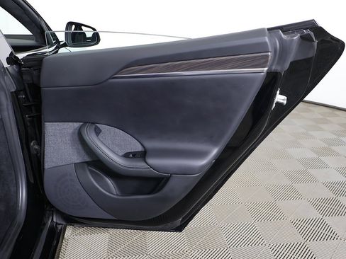 Used 2022 Tesla Model S image 30