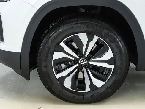 New 2026 Volkswagen Atlas SE FWD image 43
