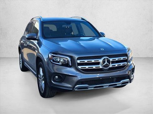 Used 2022 Mercedes-Benz GLB 250 w/ Premium Package Lite image 3