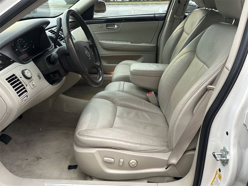 Used 2011 Cadillac DTS Luxury image 9