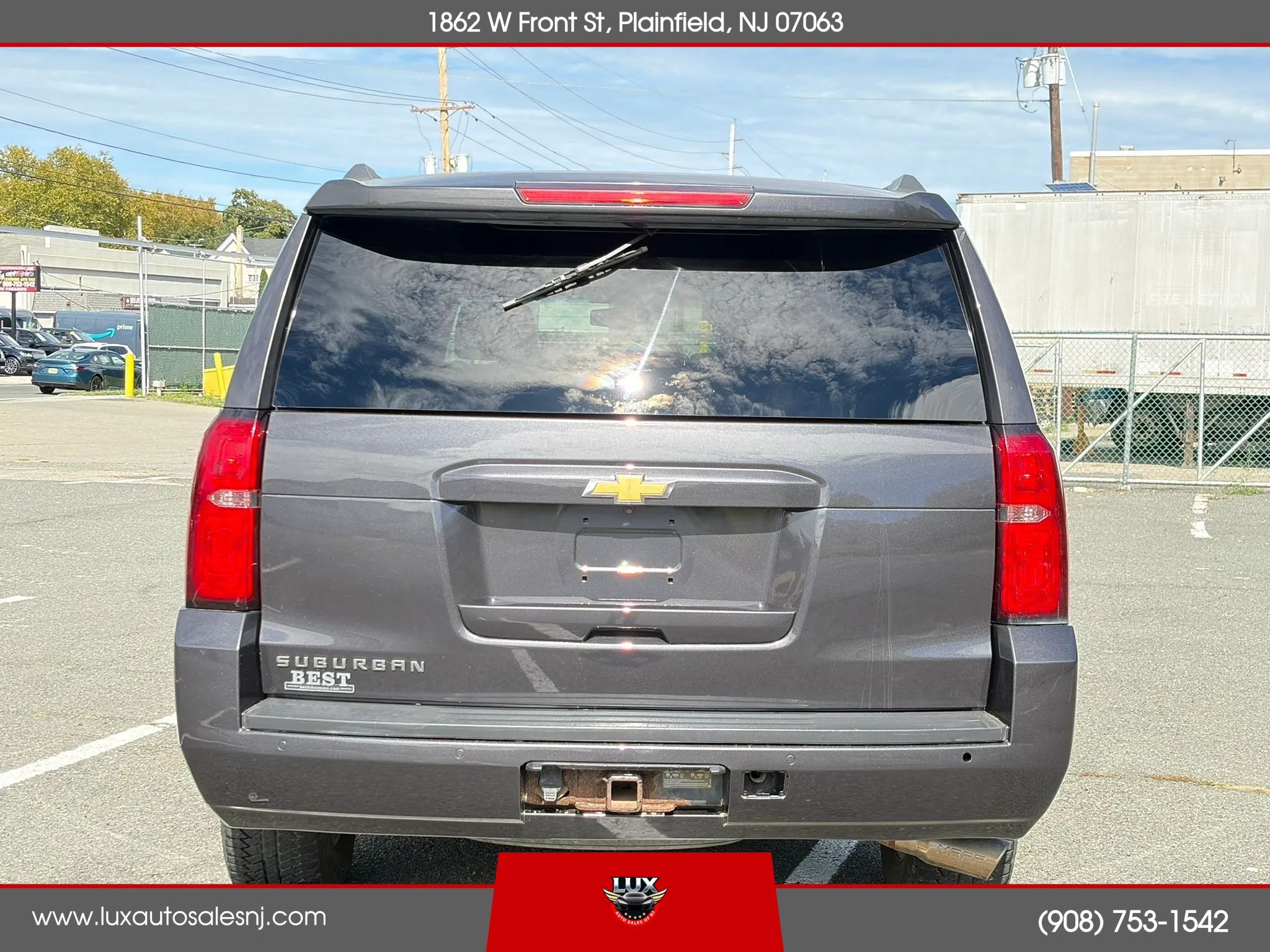 Used 2018 Chevrolet Suburban LT w/ Luxury Package AWD/4WD image 6